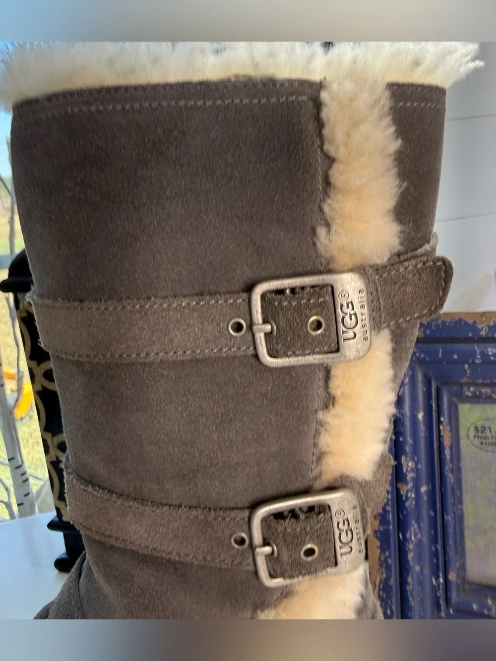 UGG Girls Gray “Maddi” Suede/Sheepskin Triple Buckle Mid-Calf Boots Sz 4